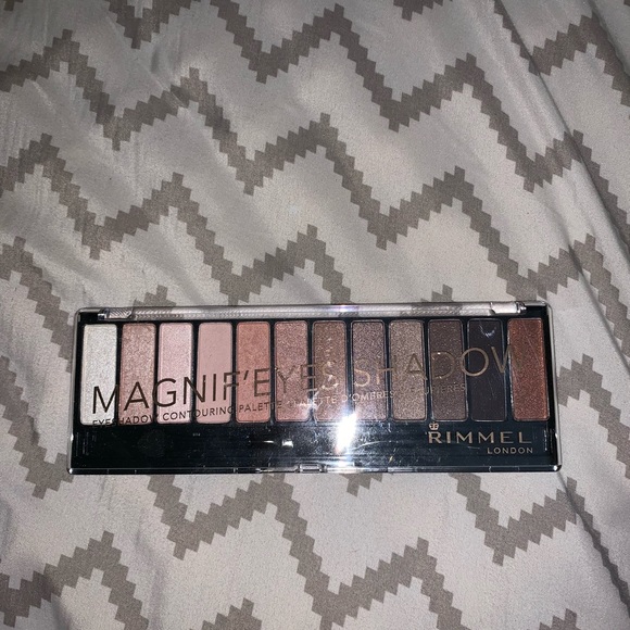 Drugstore Makeup Palettes - Picture 4 of 6